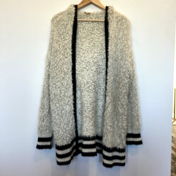 Hem & Thread Fuzzy Hooded Sweater Sz M - Picture 1 of 7